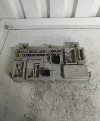 Volvo V50 Fuse module 30728906 519096408 755915
