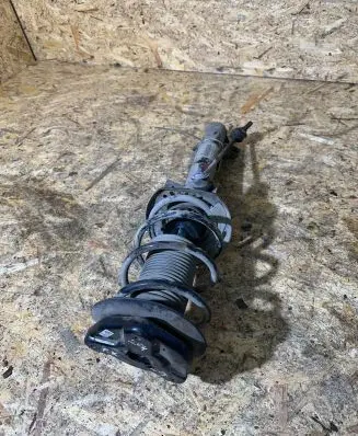 Mercedes-Benz C W204 Front shock absorber with coil spring A2043200413