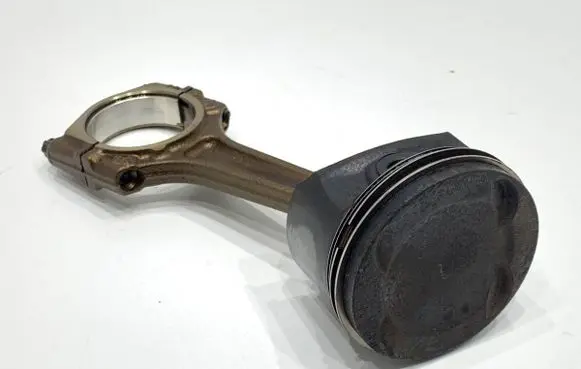 Opel Corsa E Piston with connecting rod B14XER