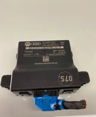 Volkswagen Golf V Gateway control module 3C0907530C 3C0907951A