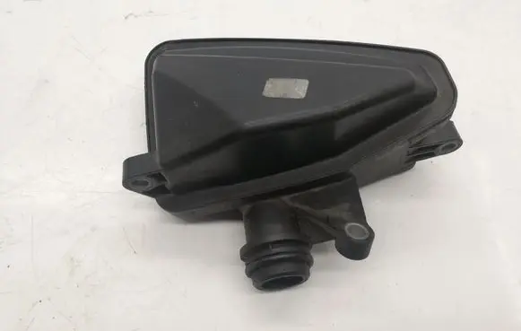 Mercedes-Benz E W211 Intake resonator 6421400087