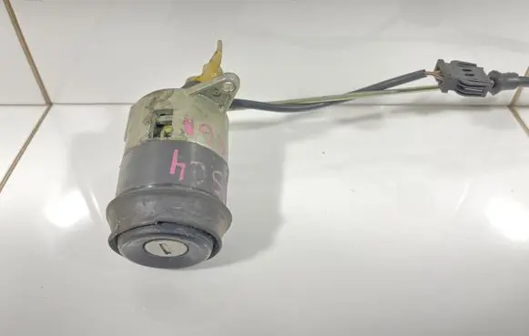 Audi A6 S6 C4 4A Tailgate/trunk/boot lock/catch/latch