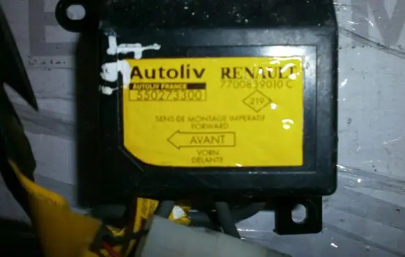 Renault Twingo I Airbag control unit/module 7700839010C 550273300