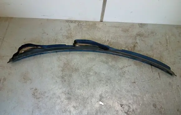 Audi A4 S4 B8 8K Wiper trim 8K1819403