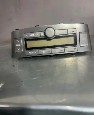 Toyota Avensis T250 Climate control unit 5590205050H 6D1014D