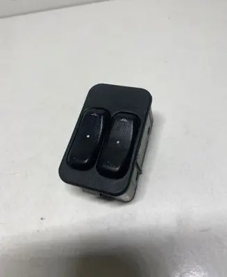 Opel Zafira A Electric window control switch 13363201 90561088 16020511133