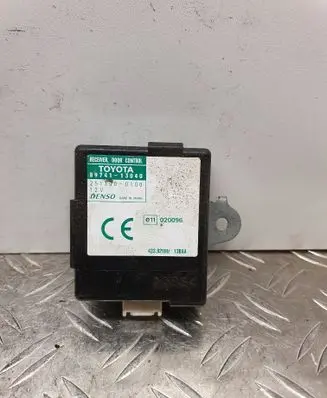 Toyota Corolla Verso E121 Door central lock control unit/module 8974113040