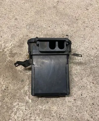 BMW 5 F10 F11 Fuse box cover 7555179 586509