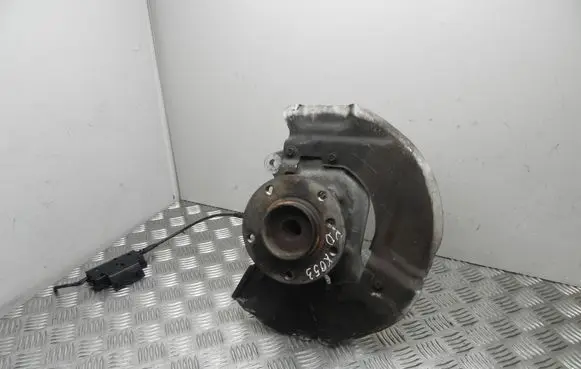 BMW 5 E60 E61 Front wheel hub 6760954 VD17474