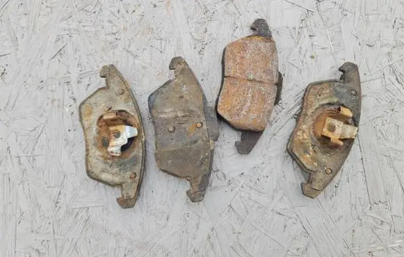 Volkswagen PASSAT B6 Brake pads (front) 