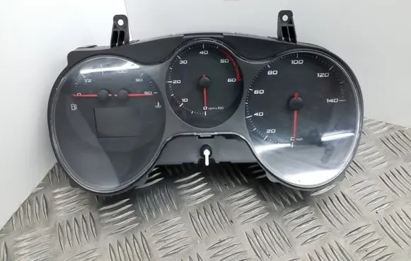 Seat Altea XL Speedometer (instrument cluster) 1P0920911A