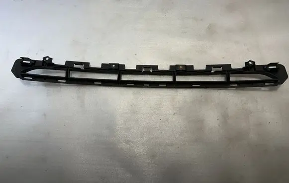 Front bumper mounting bracket