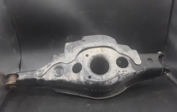 Toyota RAV 4 (XA40) Rear control arm 4873842021