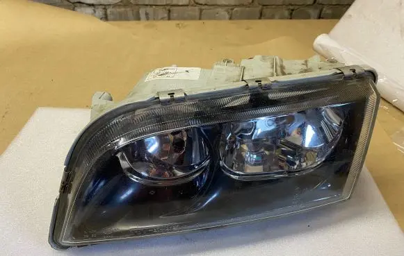 Volvo S40, V40 Headlight/headlamp 04181810
