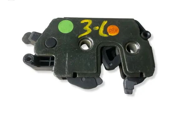 Volvo XC70 Seat back rest lock catch 