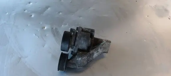Hyundai Getz Alternator belt tensioner 252812a000