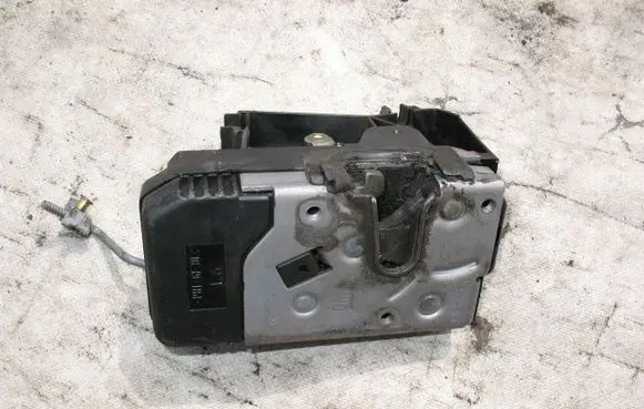 Renault Trafic II (X83) Rear door lock 8200282303