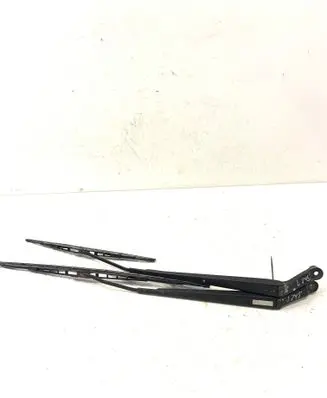 Toyota Avensis T250 Front wiper blade arm 6597