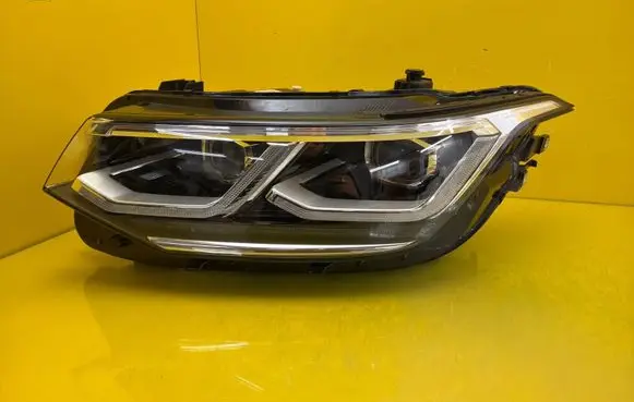 Volkswagen Tiguan Headlight/headlamp 5NB941081C
