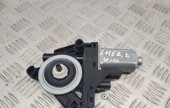 Jeep Grand Cherokee Rear door window regulator motor 931402103 931402