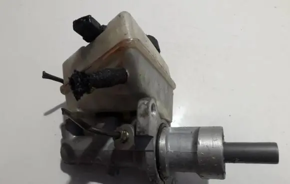 Mercedes-Benz C W202 Master brake cylinder 2024300002