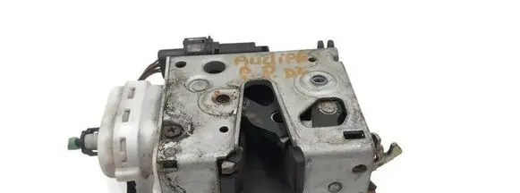Audi A8 S8 D2 4D Front door lock 4D1837016A