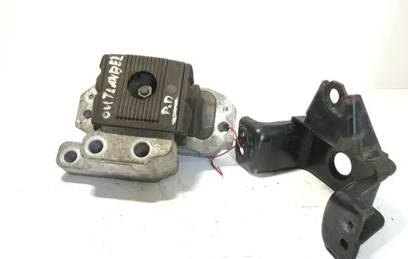 Mitsubishi Outlander Engine mount bracket M11095A054 A31093A112