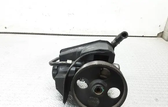 Peugeot 206 Power steering pump 26077655