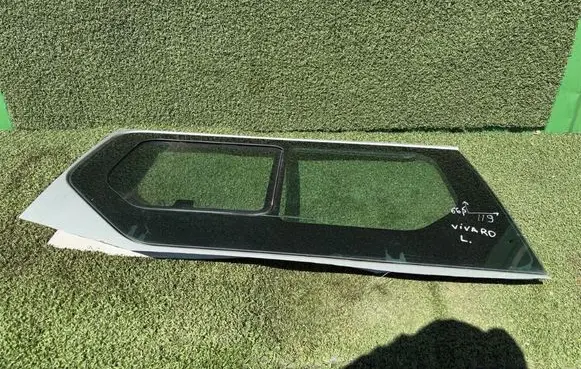 Opel Vivaro Side middle window/glass 8200005608