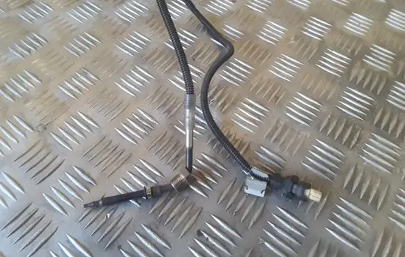 Mercedes-Benz E W212 Exhaust gas temperature sensor A0009059704