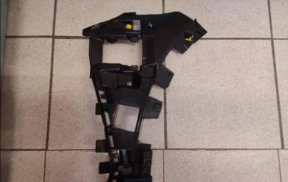Audi RS Q8 Front bumper mounting bracket 4M8807095A
