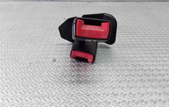 Audi A4 S4 B6 8E 8H Middle seatbelt buckle (rear) 8E0857797