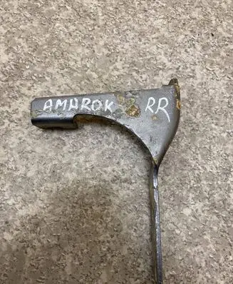 Volkswagen Amarok Tailgate/trunk/boot hinge