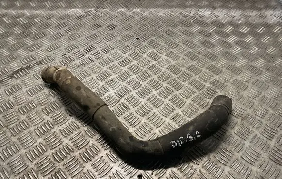 Coolant pipe/hose