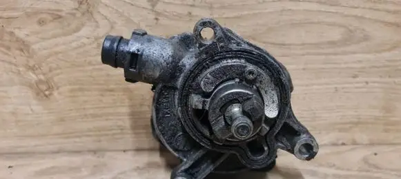 Volvo V60 Vacuum pump 31375107