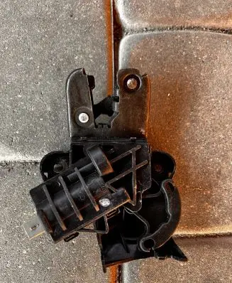 Loading door lock