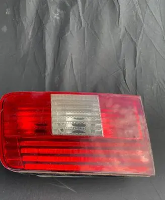 Tailgate rear/tail lights