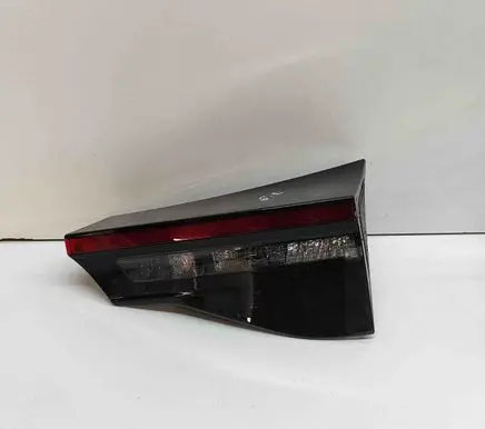 Toyota Yaris Cross Tailgate rear/tail lights 815800D860