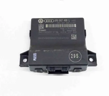 Audi A5 8T 8F Gateway control module 8R0907468L 2840745809300