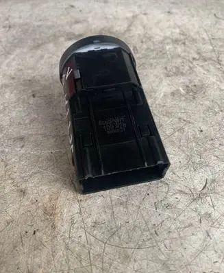Volkswagen Jetta VI Light switch 109928