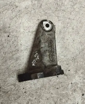 Mercedes-Benz E W124 Engine mounting bracket R1022234204