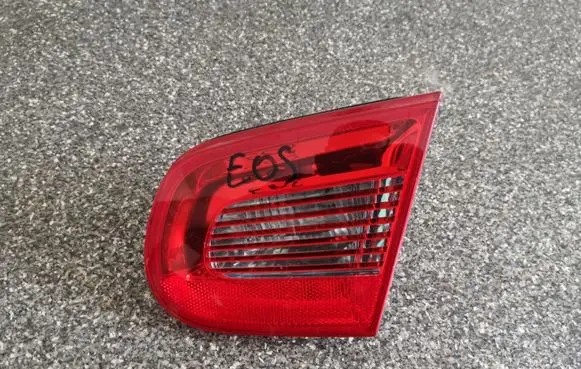 Volkswagen Eos Tailgate rear/tail lights 1Q0945094