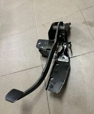 Ford S-MAX Brake pedal 6G922D094JF