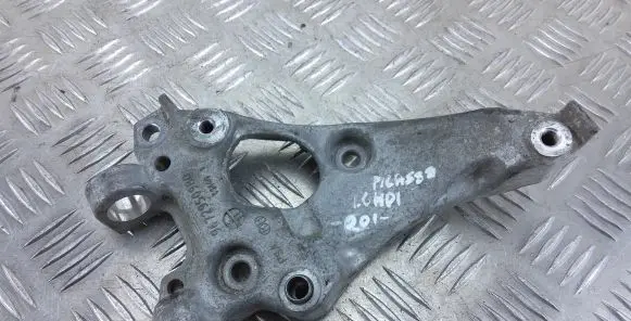 Citroen C3 Picasso A/C compressor mount bracket 9672950980