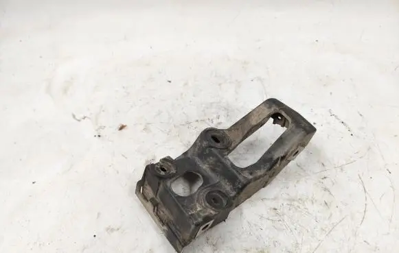 Fender mounting bracket