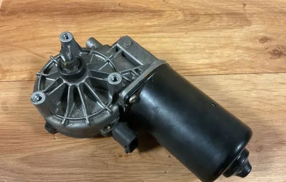 BMW 5 E39 Wiper motor 8360603 404202 2242A