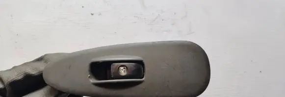 Hyundai Sonata Electric window control switch 9357535000