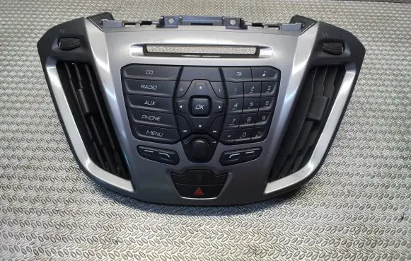 Head unit multimedia control