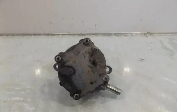 Mercedes-Benz C AMG W204 Vacuum pump 6462300365