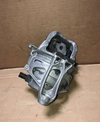 Audi A8 S8 D5 Engine mount bracket 4M0199256AQ